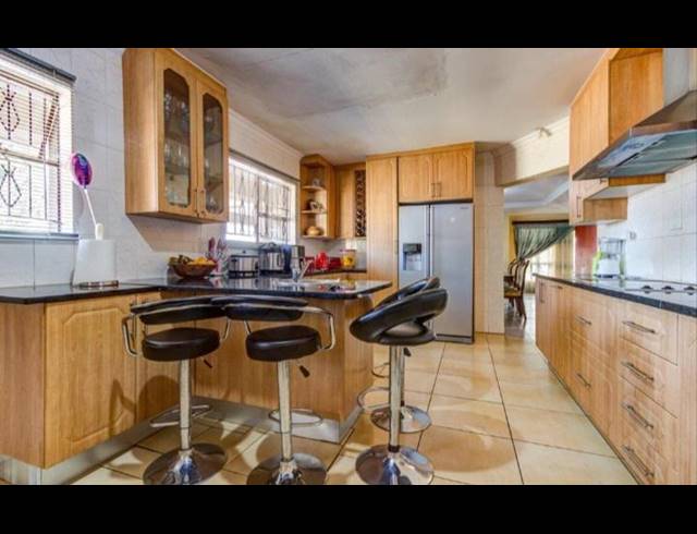 4 BEDROOM HOUSE FOR SALE IN CLAYVILLE